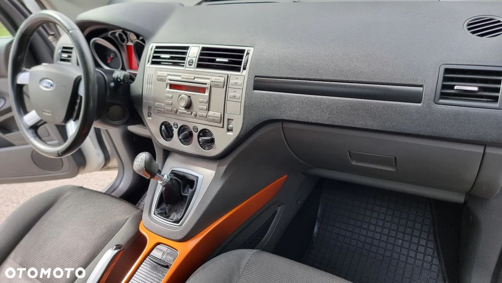 Ford Kuga 2.0 TDCi 2x4 Trend - 24