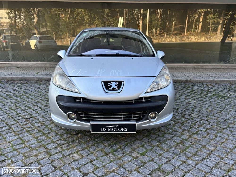 Peugeot 207 2006 photo 2