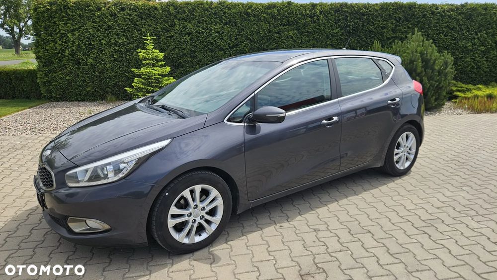 Kia Ceed - 8