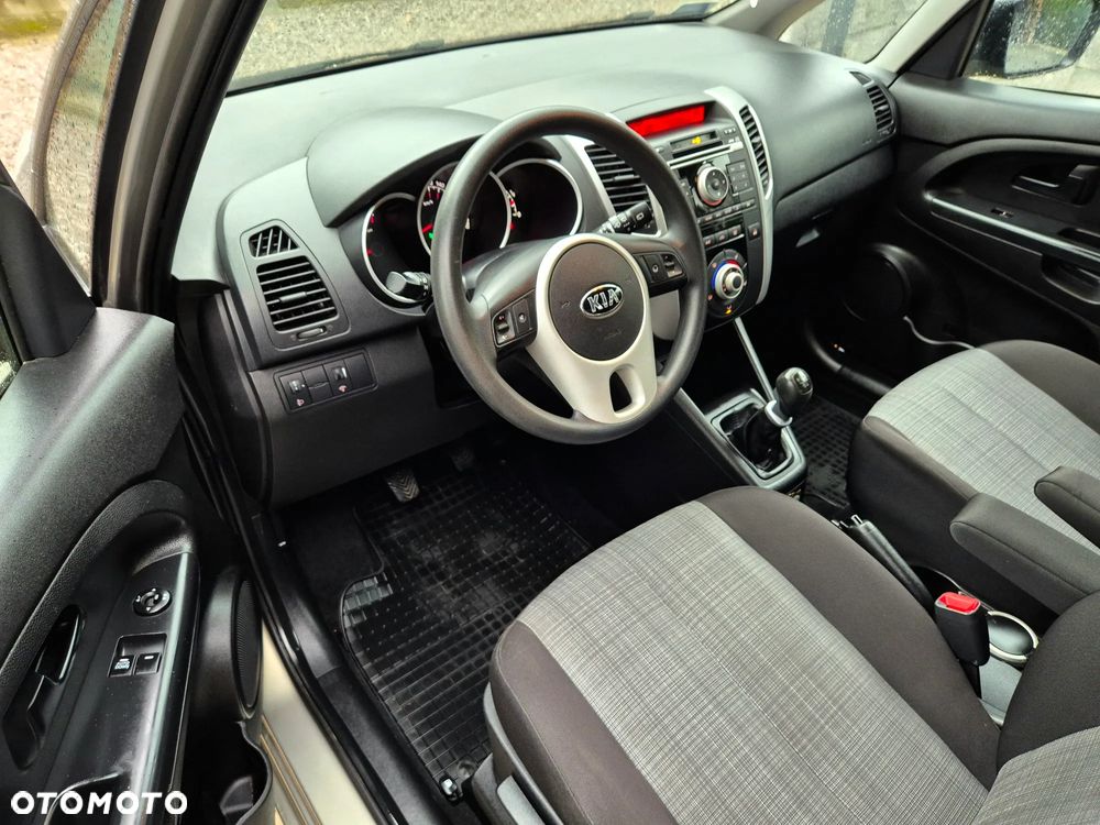 Kia Venga 1.4 S - 9