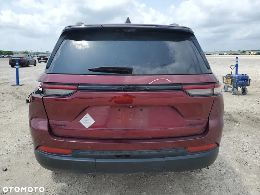Jeep Grand Cherokee - 14
