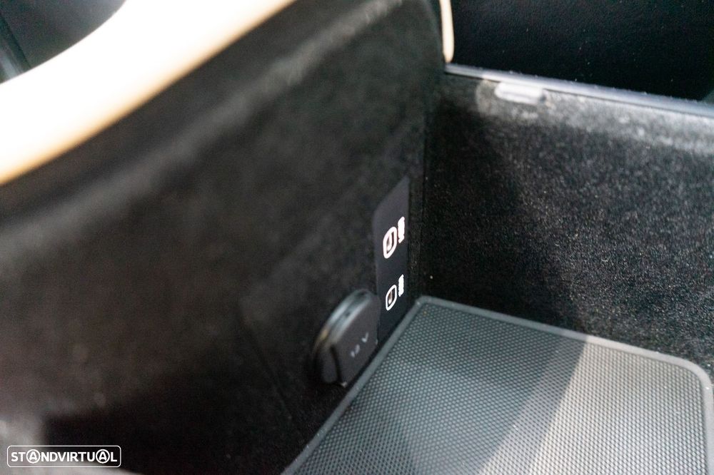 Porsche Taycan Turbo - 34