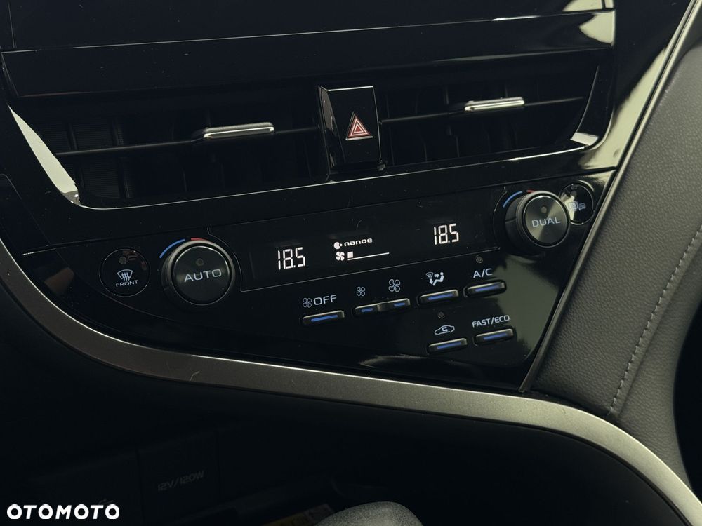 Toyota Camry - 27