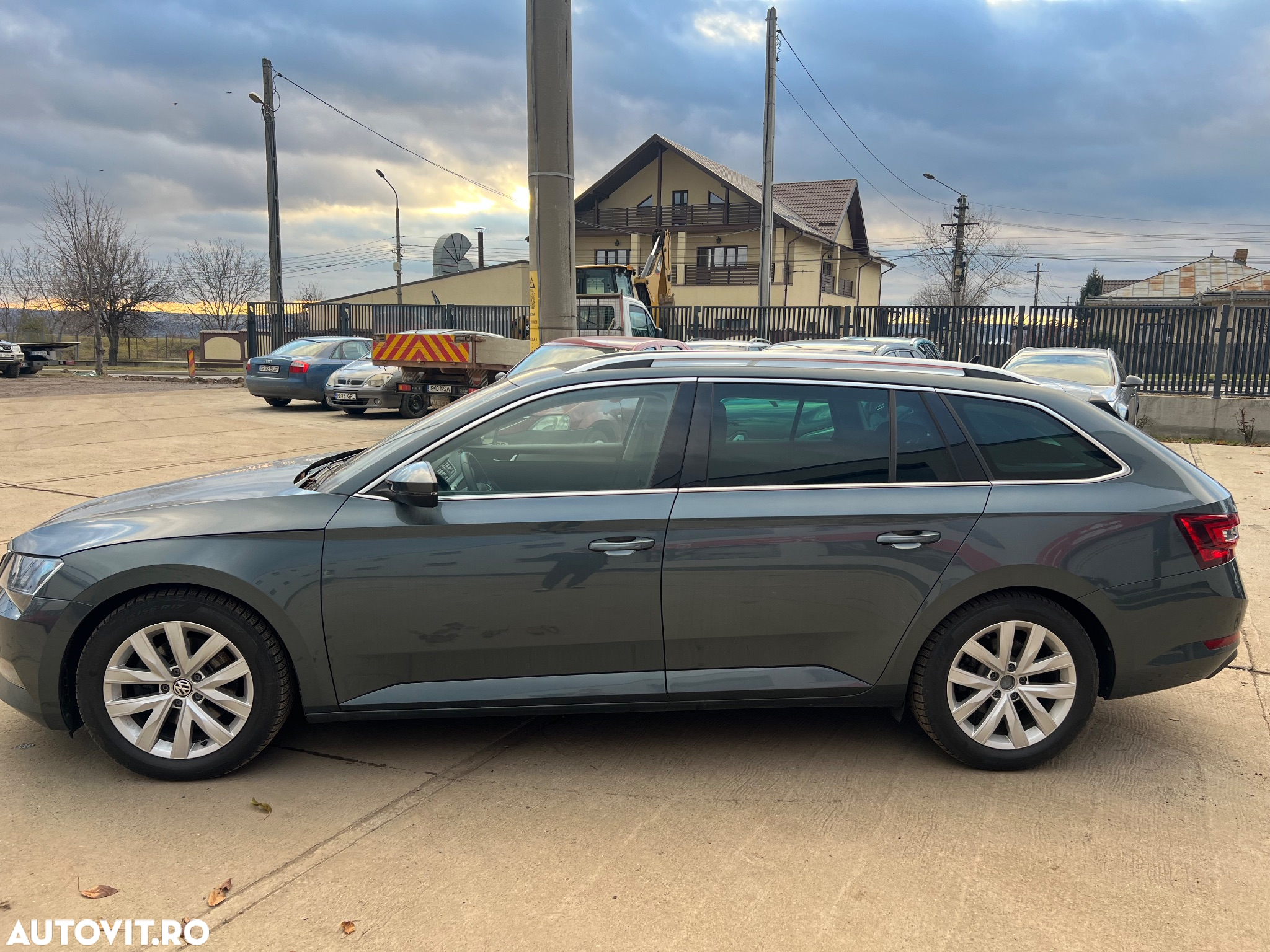 Skoda Superb 2.0 TDI DSG Ambition - 3