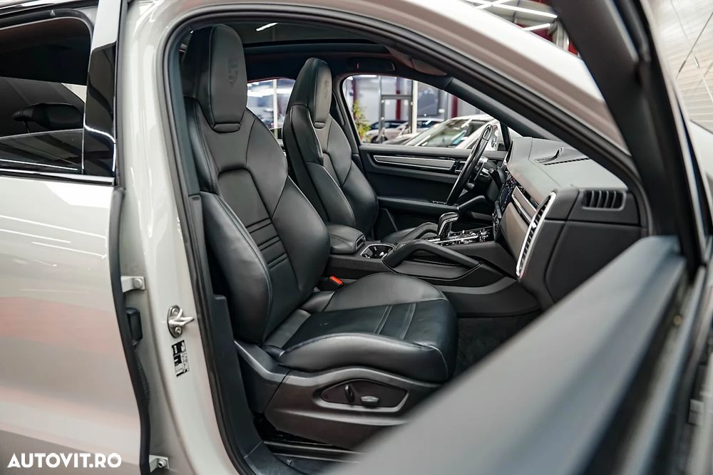 Porsche Cayenne Coupe E-Hybrid Tiptronic S Platinum Edition - 10