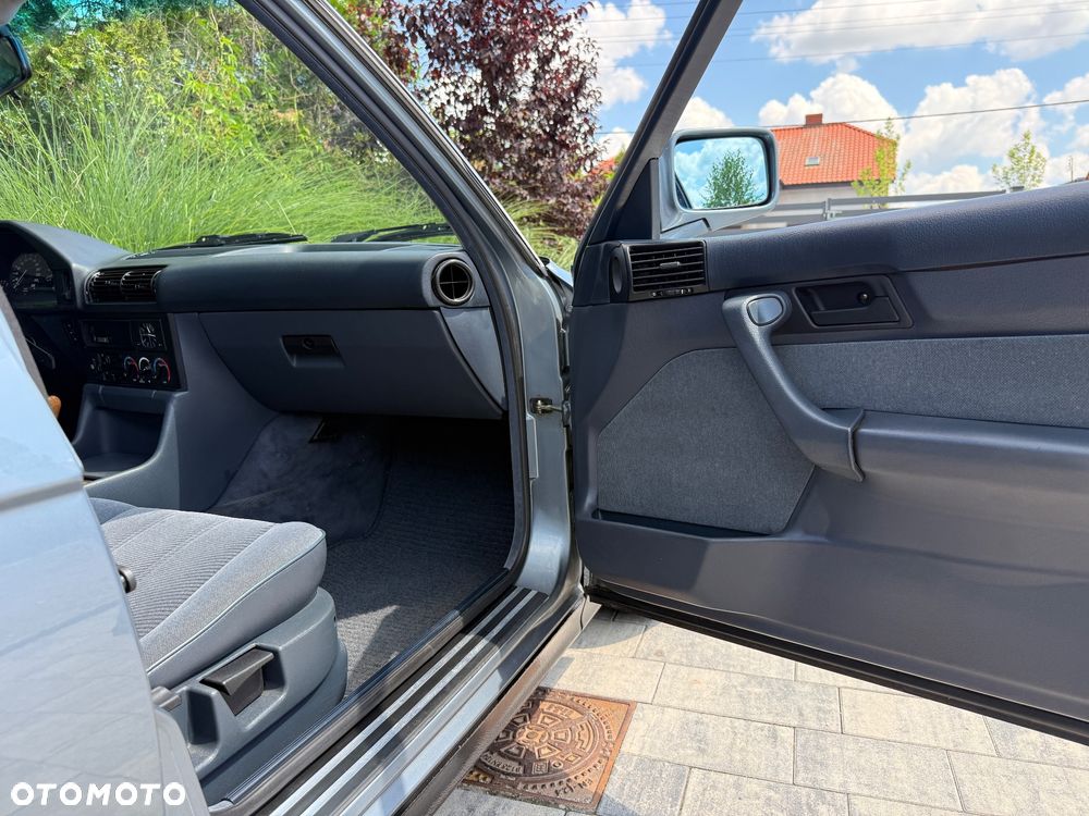 BMW Seria 5 525i - 13