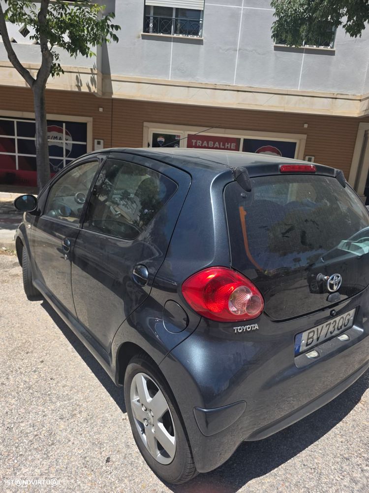 Toyota Aygo 1.0 + MMT - 2