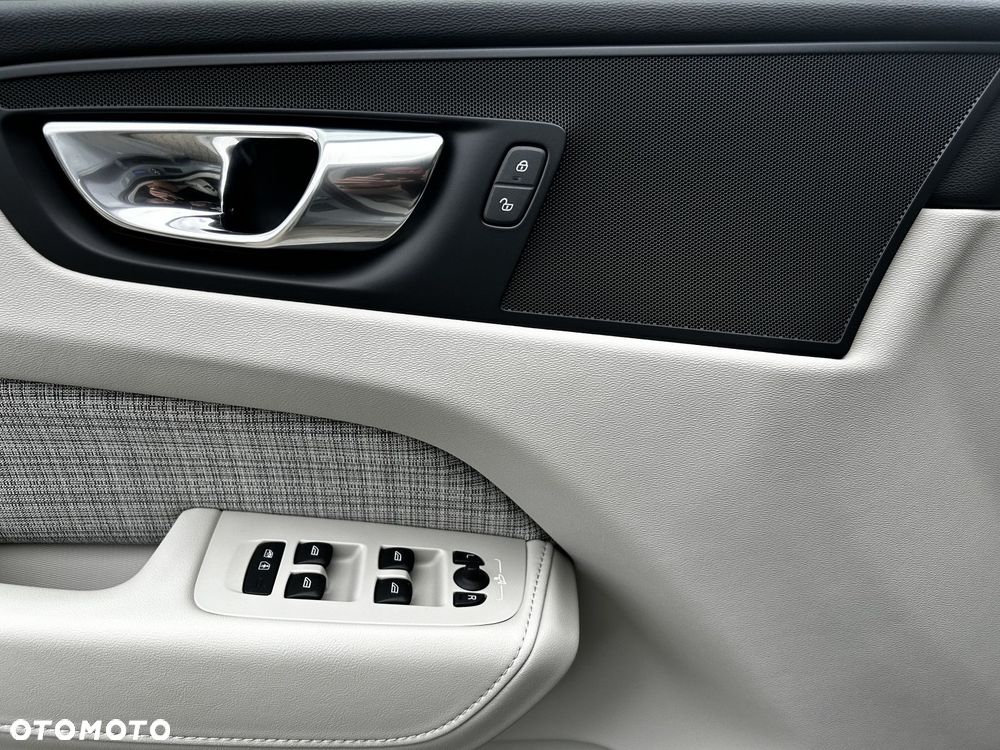 Volvo XC 60 - 21