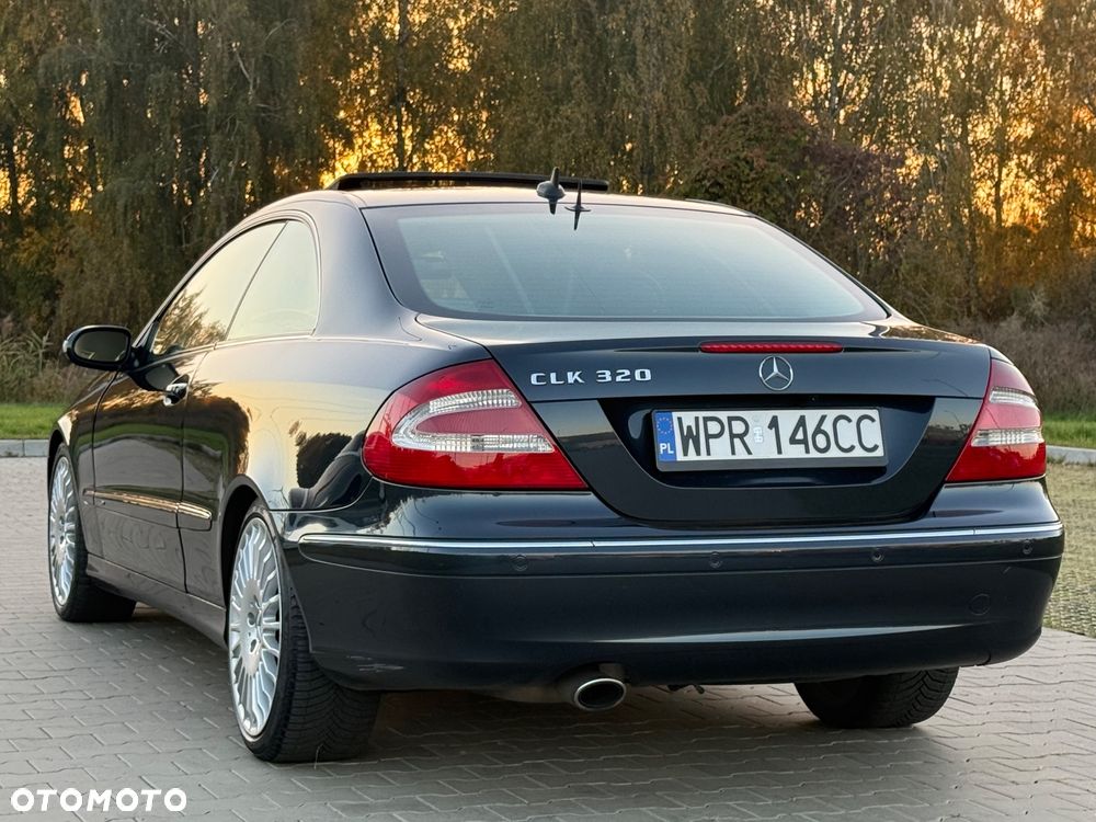 Mercedes-Benz CLK 320 - 10