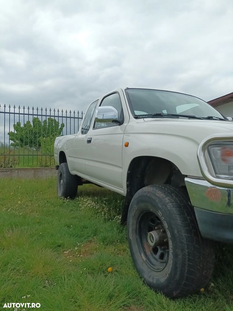 Toyota Hilux - 11