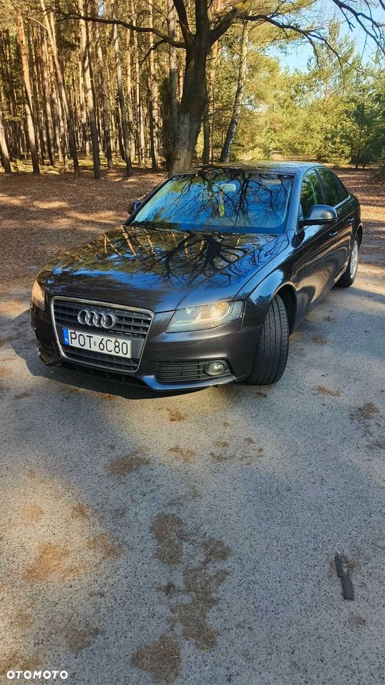 Audi A4 Limousine - 1