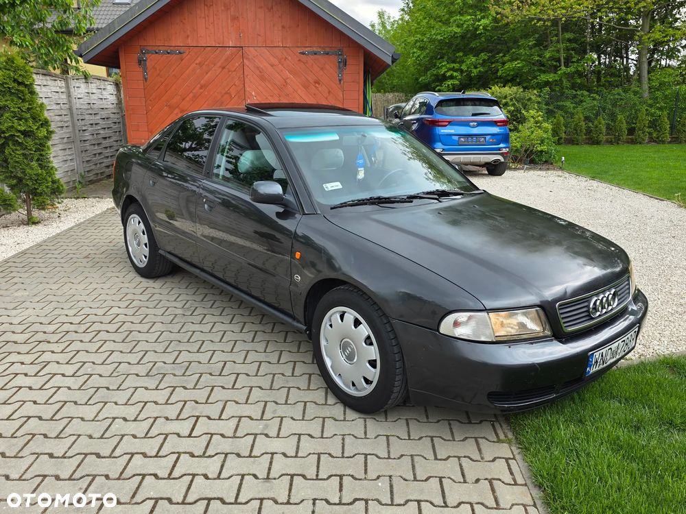 Audi A4 Limousine - 4