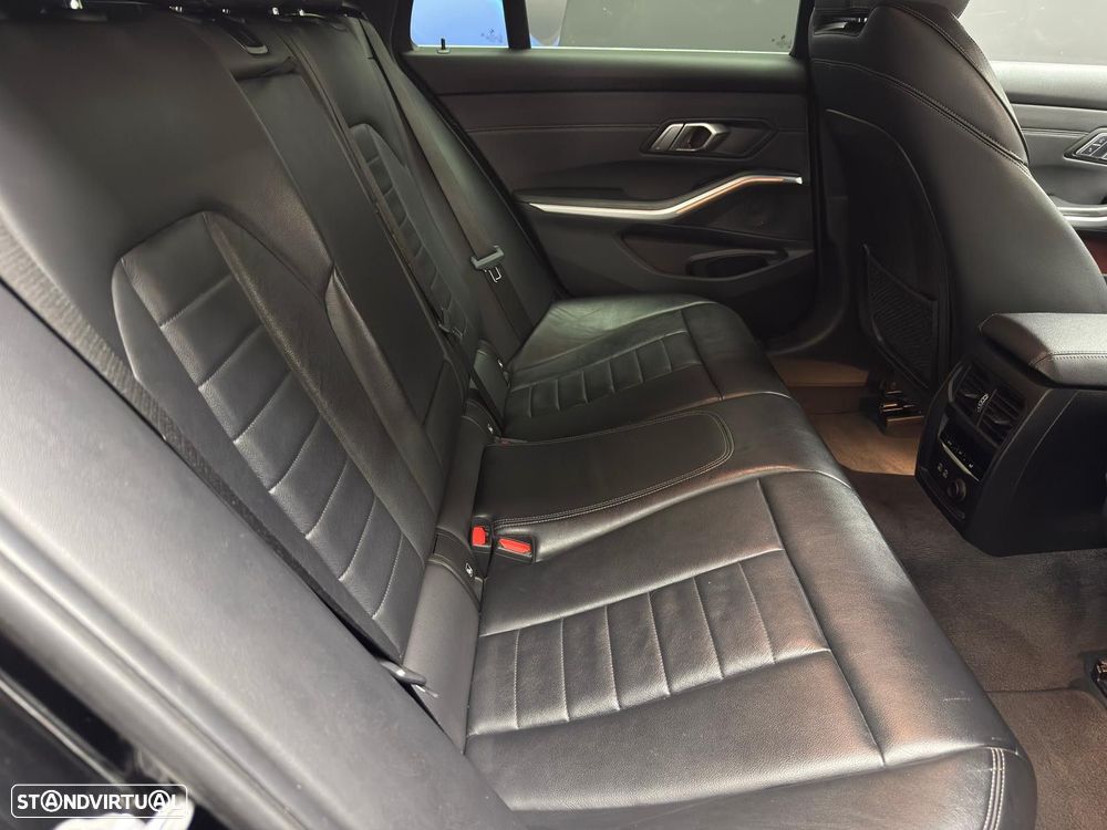 BMW 320 d Touring Line Sport Shadow Auto - 54