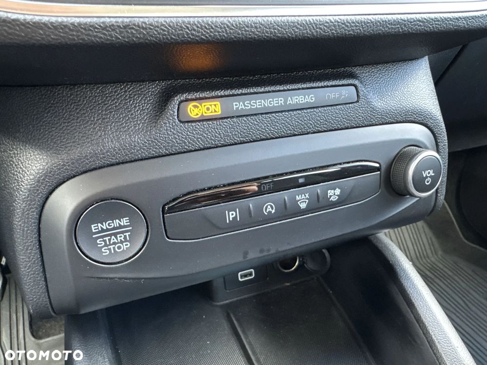 Ford Focus 1.0 EcoBoost Titanium Design - 24