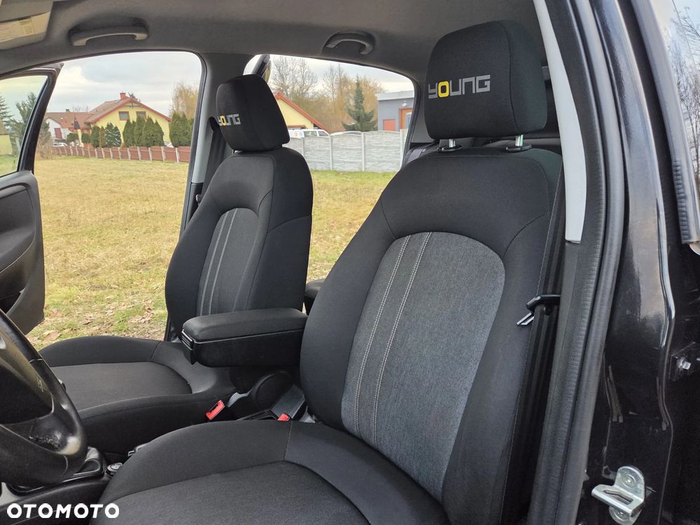 Fiat Punto 1.4 Young - 19