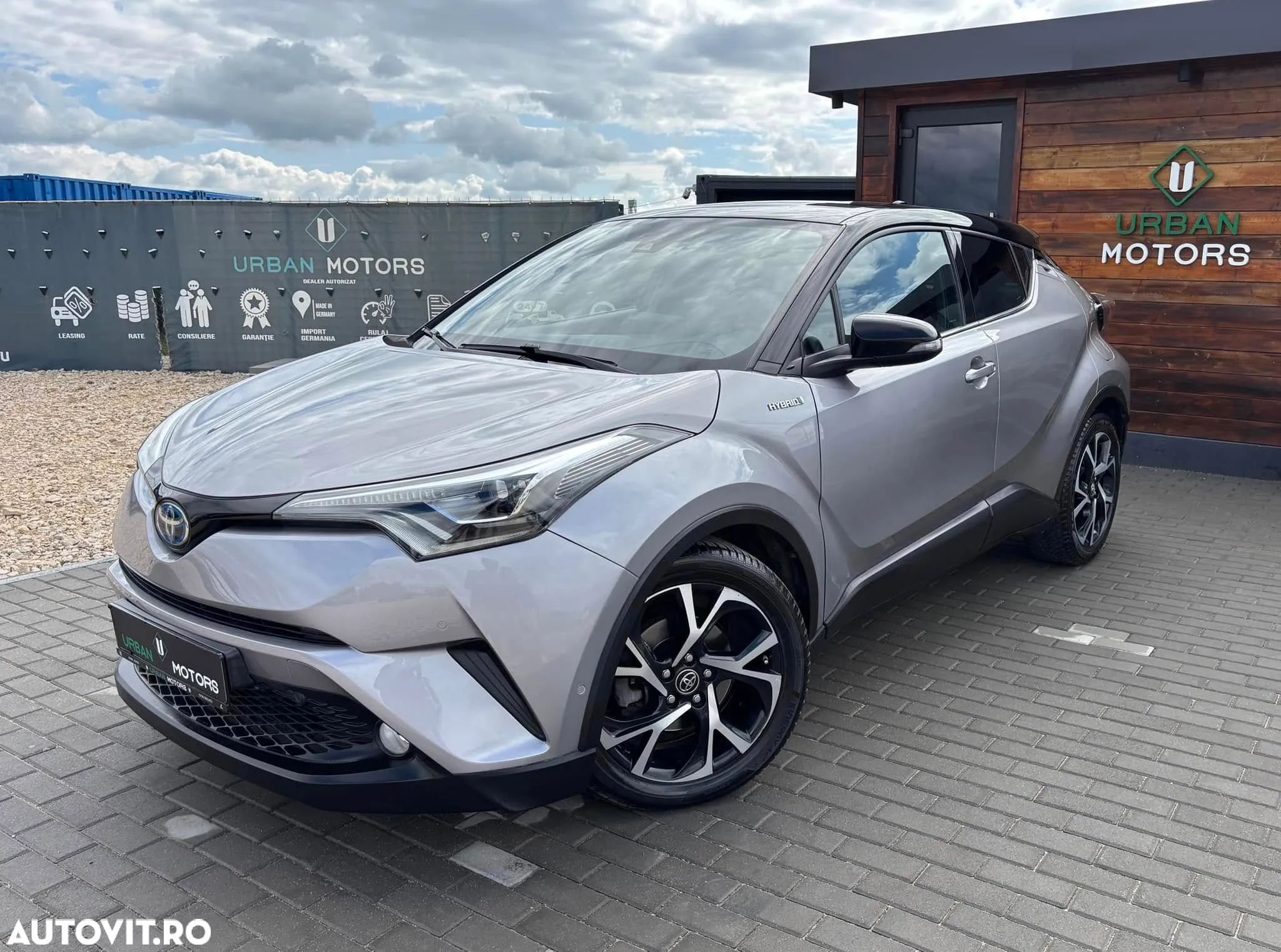Toyota C-HR Hybrid Lounge - 1