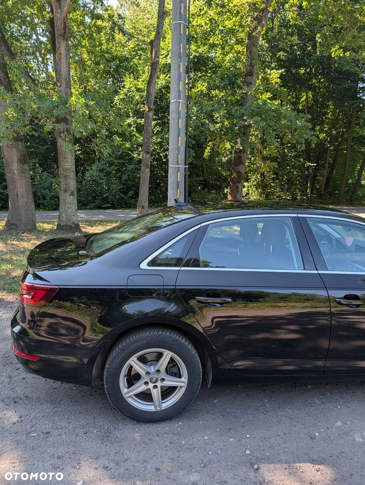 Audi A4 Limousine - 3