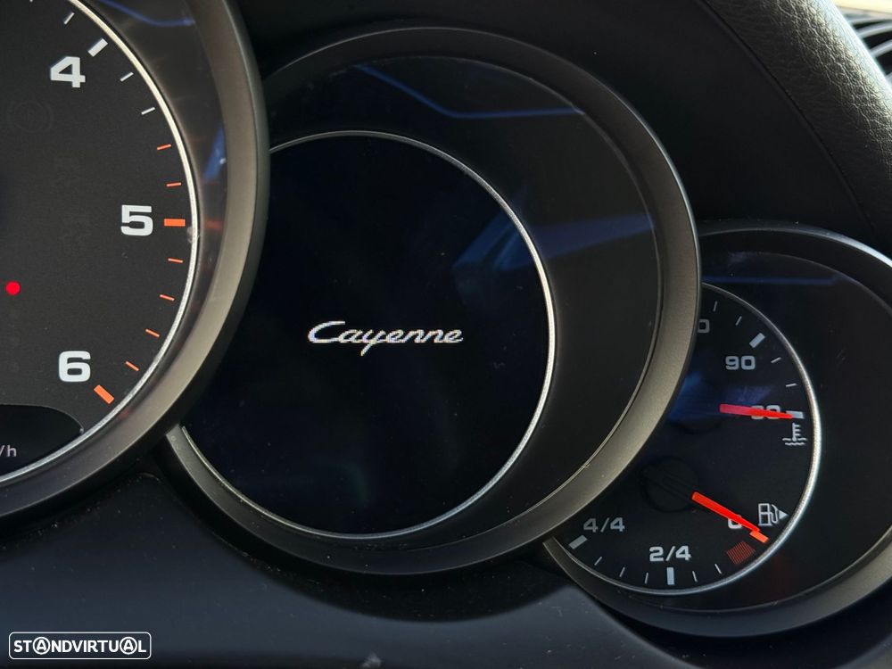 Porsche Cayenne Platinum Edition - 36