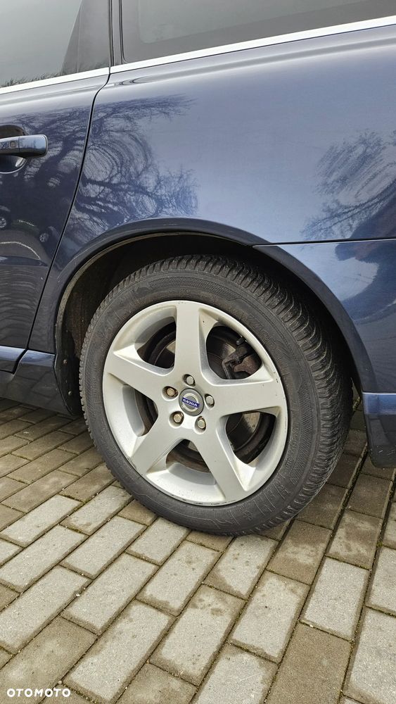 Volvo V70 2.5T Momentum - 36