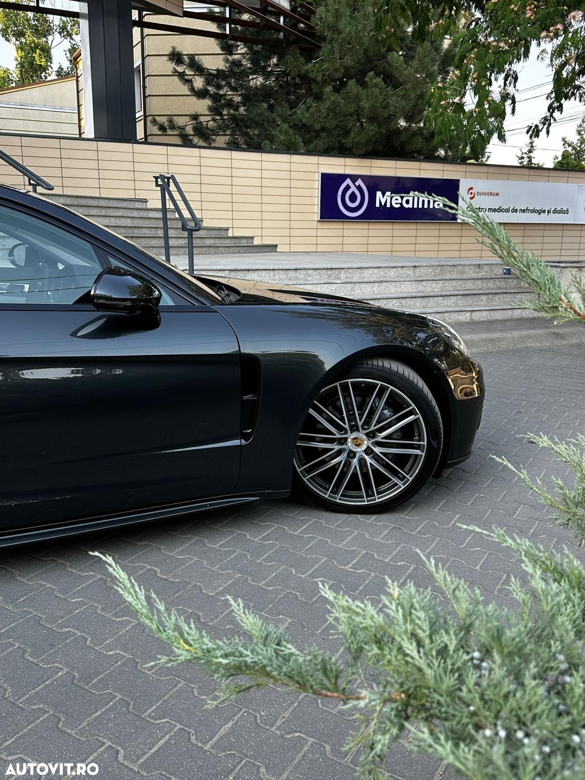 Porsche Panamera 4S - 29