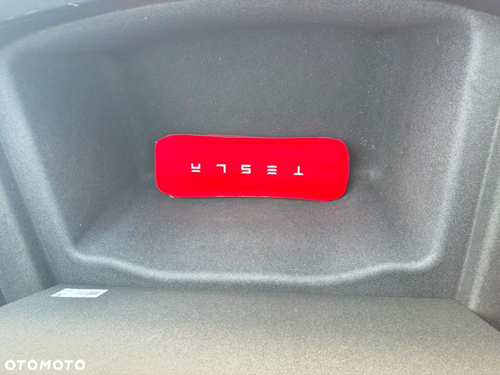 Tesla Model 3 - 6