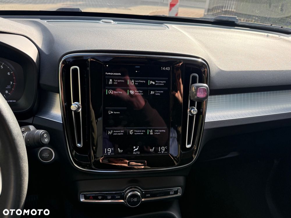 Volvo XC 40 T3 Momentum Pro - 8