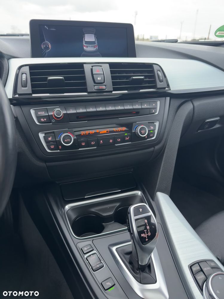 BMW Seria 3 320d xDrive Sport Line - 15