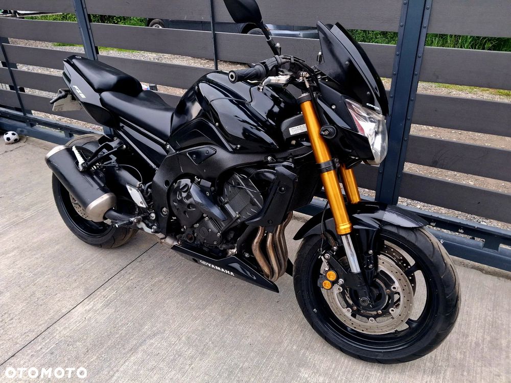 Yamaha FZ8 - 4