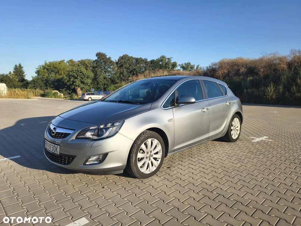 Opel Astra 1.4 Turbo Cosmo - 1