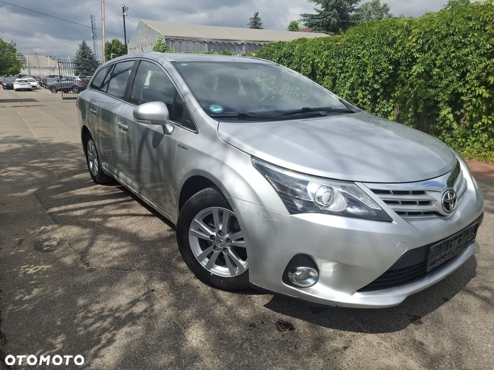 Toyota Avensis Touring Sports 1.8 Multidrive S Business Edition - 1