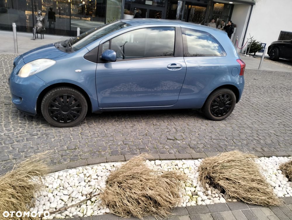 Toyota Yaris 1.0 Terra - 3