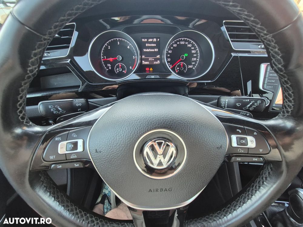 Volkswagen Touran - 13