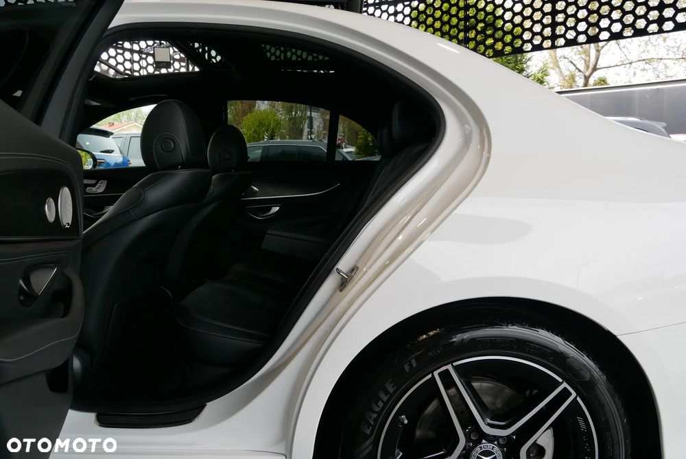 Mercedes-Benz Klasa E 220 d 4Matic 9G-TRONIC AMG Line - 10