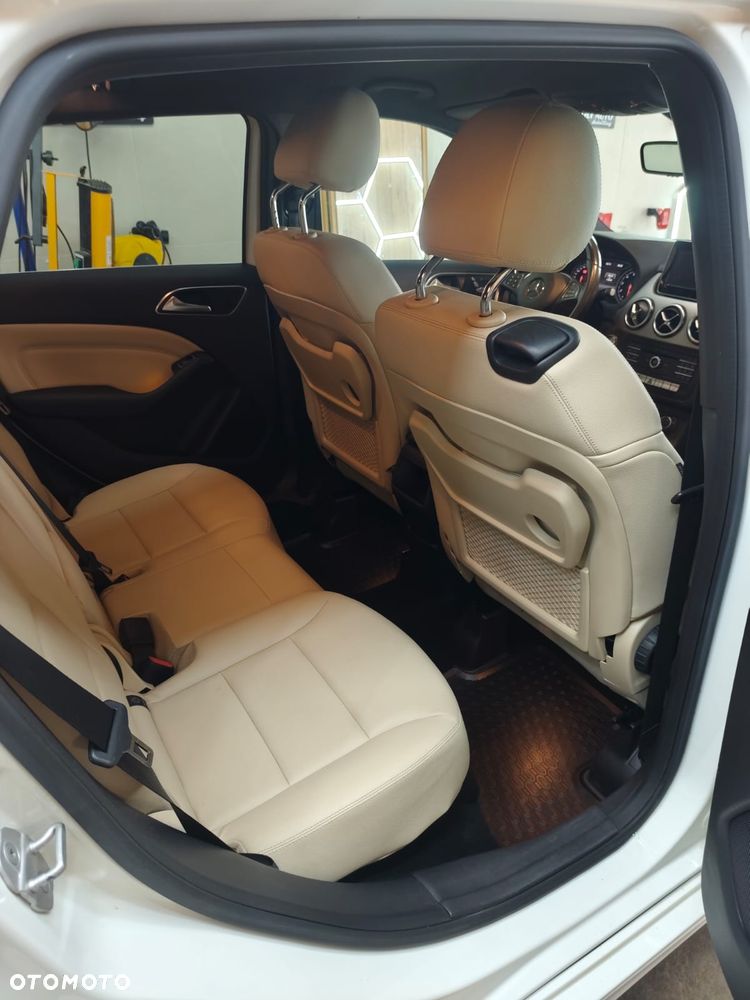 Mercedes-Benz Klasa B 250 4-Matic - 10