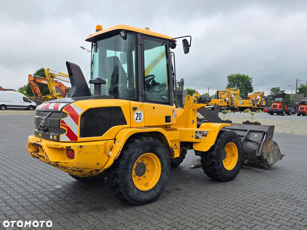 Volvo L35G, 2016 ROK, ŁYŻKA OTWIERANA + WIDŁY - 5