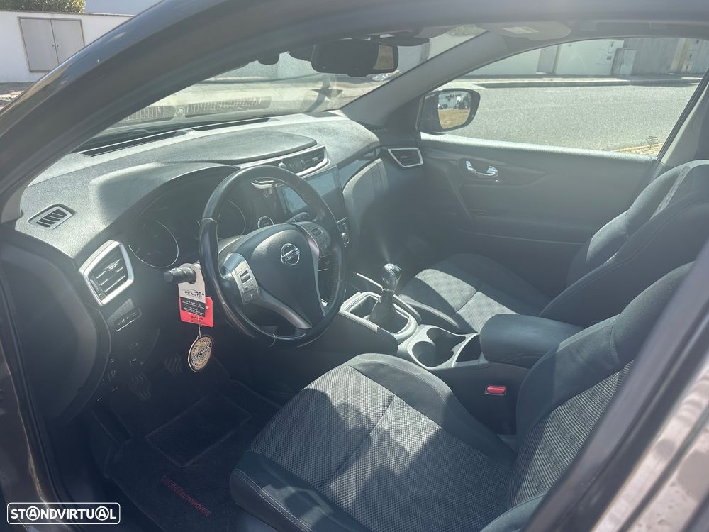 Nissan Qashqai 1.6 dCi N-Connecta 18 - 12