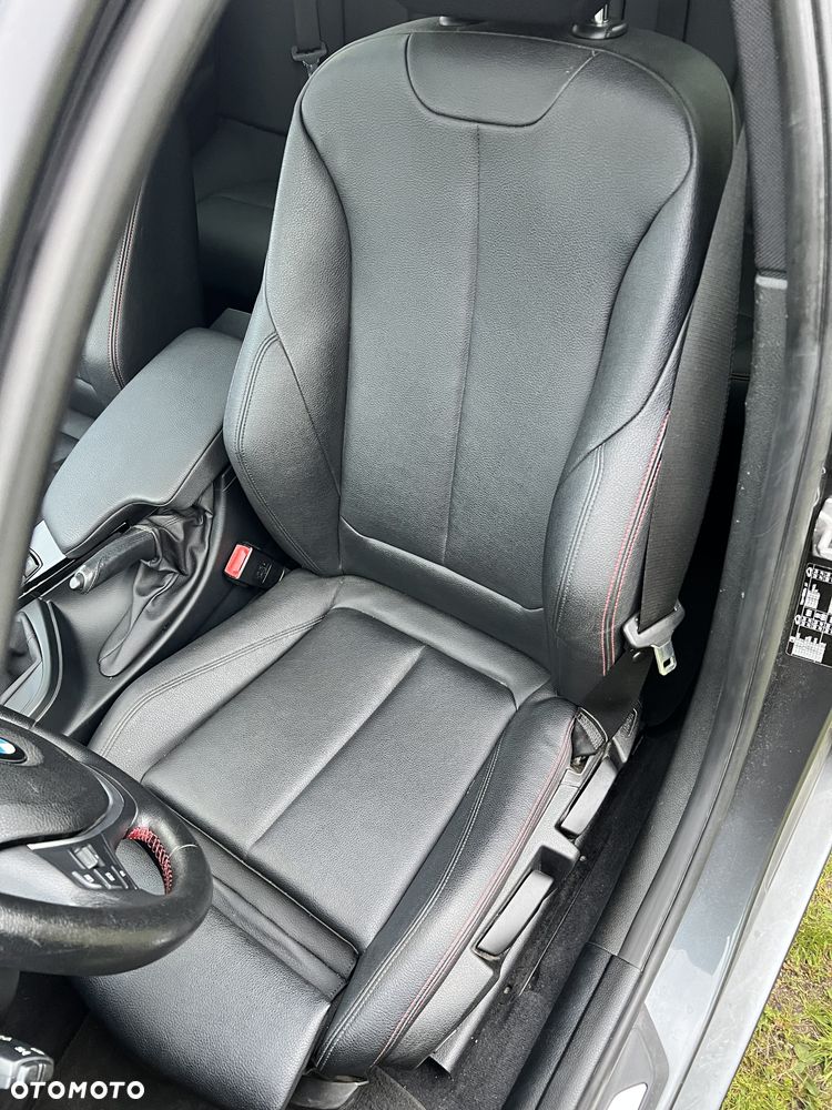 BMW Seria 3 318i Sport Line - 24