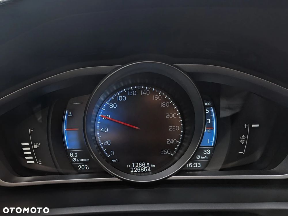 Volvo V40 - 41