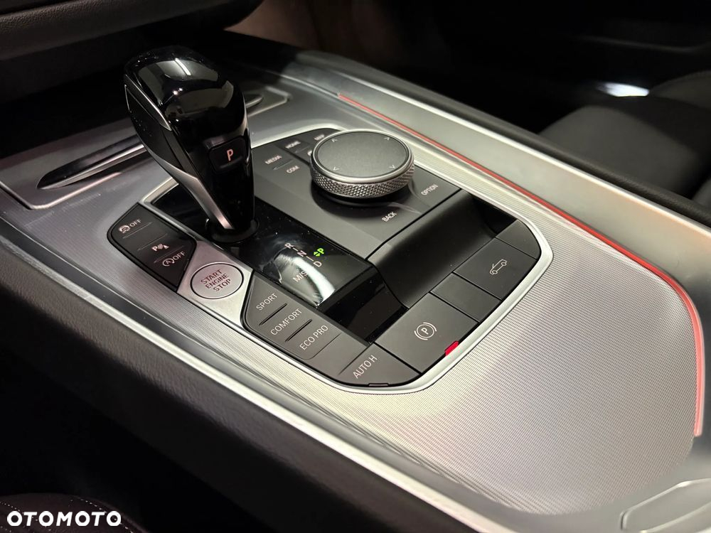 BMW Z4 sDrive20i - 19
