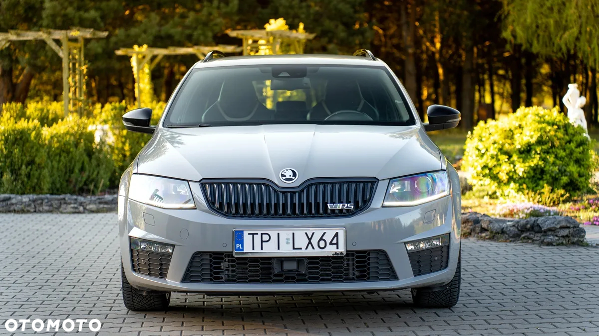 Skoda Octavia 2.0 TDI RS DSG - 9