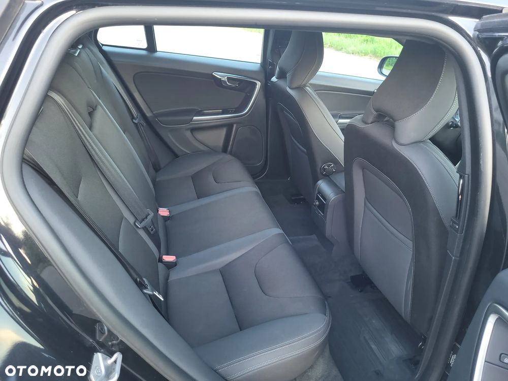 Volvo V60 D3 Momentum - 6