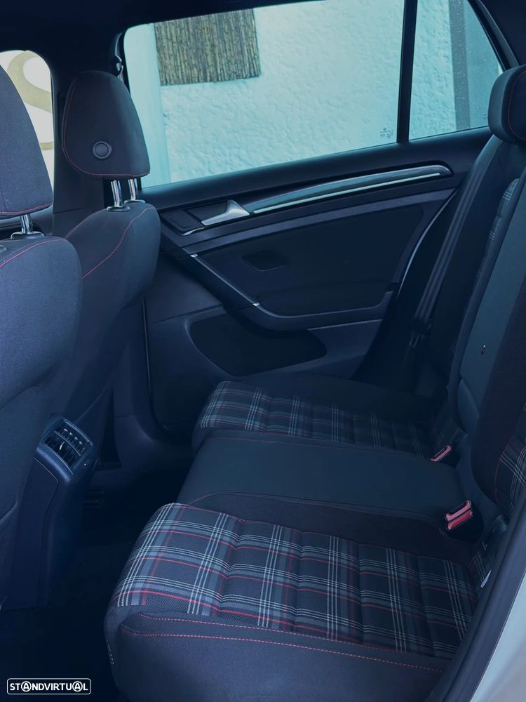 VW Golf 2.0 TSi GTi DSG Performance - 17