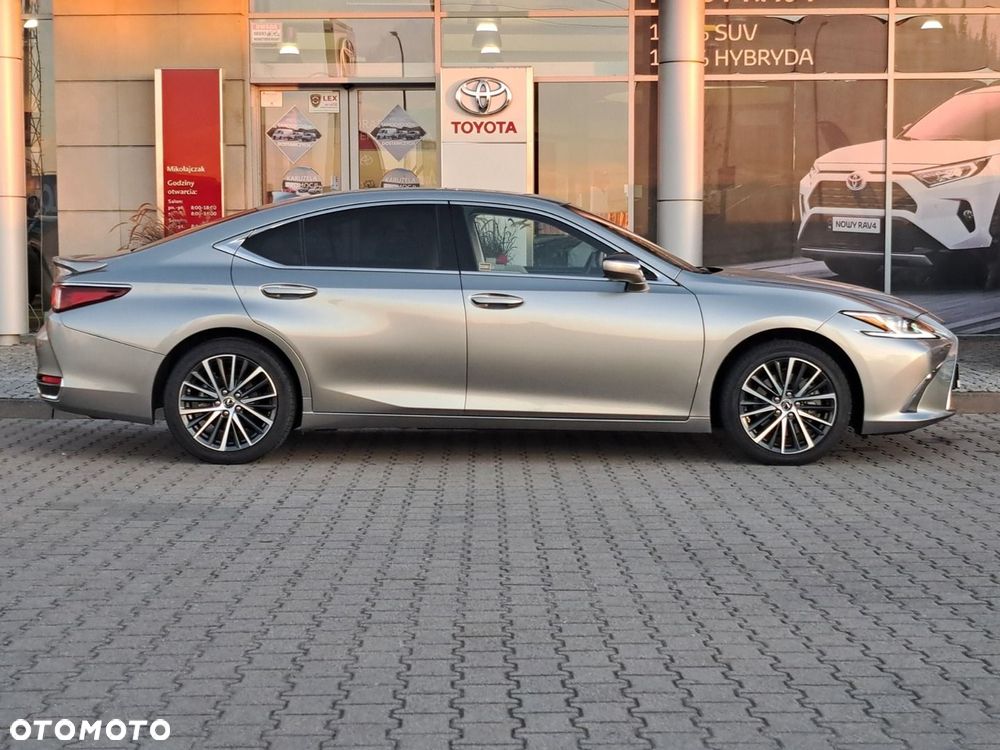 Lexus ES 300h Business Edition - 7