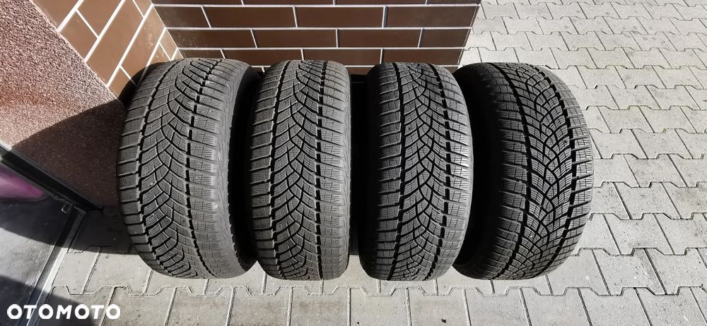 OPONY ZIMOWE GOODYEAR ULTRAGRIP PERFORMANCE + 225/55 R16 / W PODANEJ CENIE KOMPLET -4SZT. STAN IDEALNY - 4