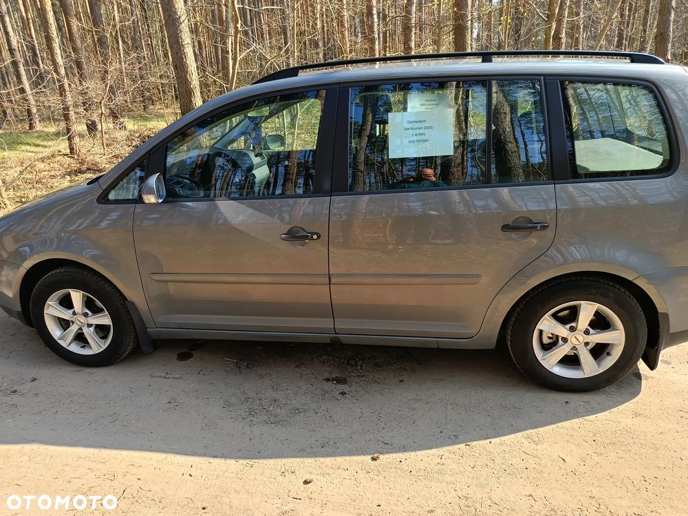 Volkswagen Touran - 5