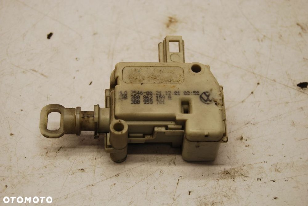 SIŁOWNIK KLAPY BAGAŻNIKA TYŁ 3B0959781 3B0959781C SEAT IBIZA III VW POLO IV PASSAT B5 LIFT GOLF VI 3B0959781F 6Q6810773B 5K6810773A AUDI A4 B6 B7 CABRIO 8H0863153 3B5827061C - 4