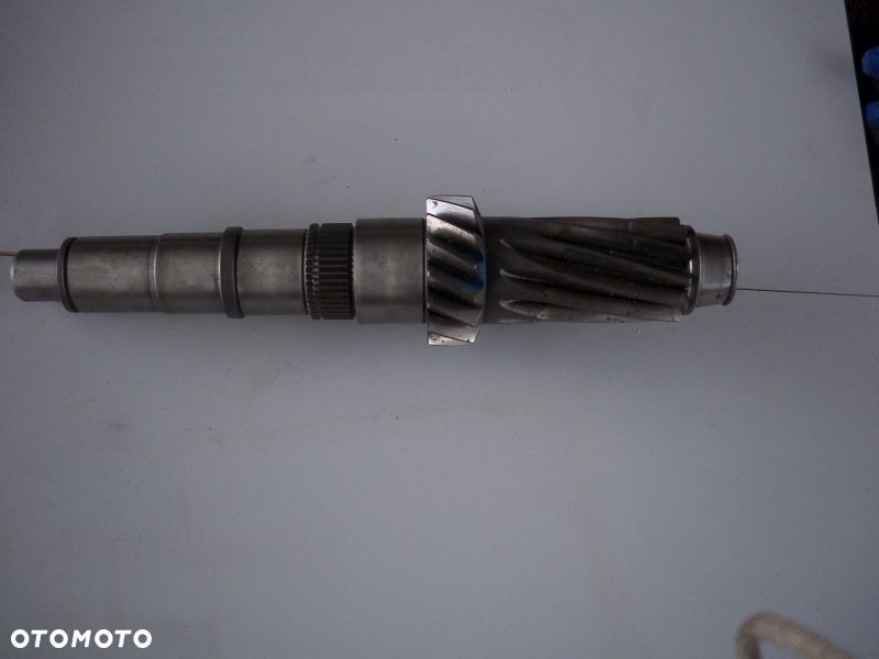 Iveco Daily wałek pośredni skrzynia biegów 2840.6 - 1