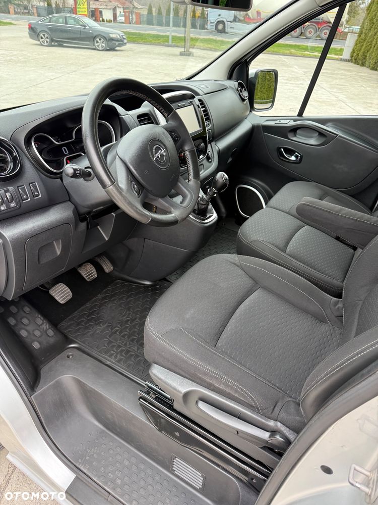 Opel Vivaro L2H1 2,9t Elegance Business - 24