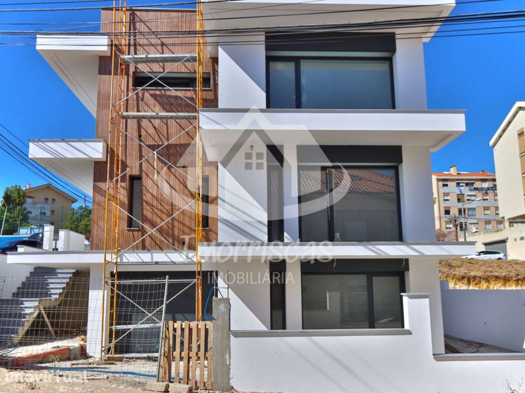 Moradia V4 nova no Bairro Soltejo, São João da Talha. Vista rio. - Grande imagem: 4/45