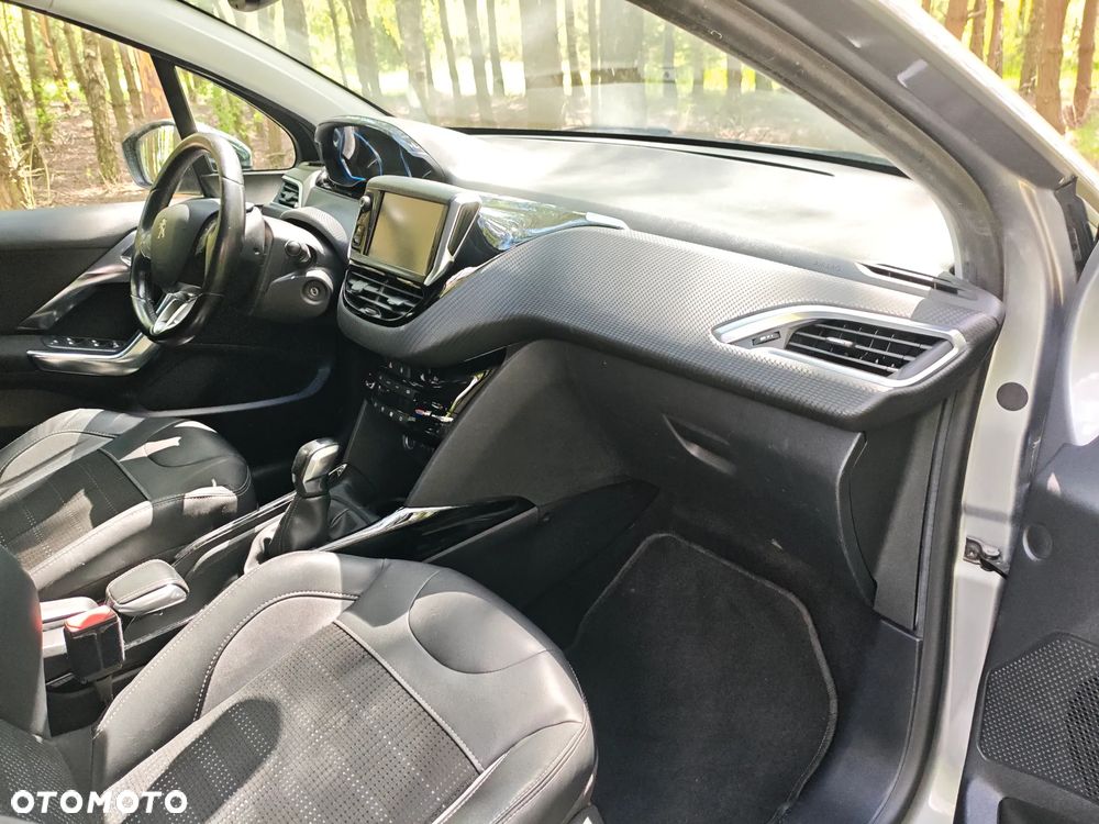 Peugeot 2008 1.6 BlueHDi Style - 16